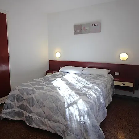 Espaciosa Con Jardin Cerca De La Playa - Es-228-168 بيت للعطل